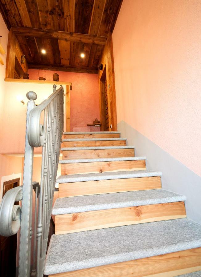 maison povil Quart Extérieur photo