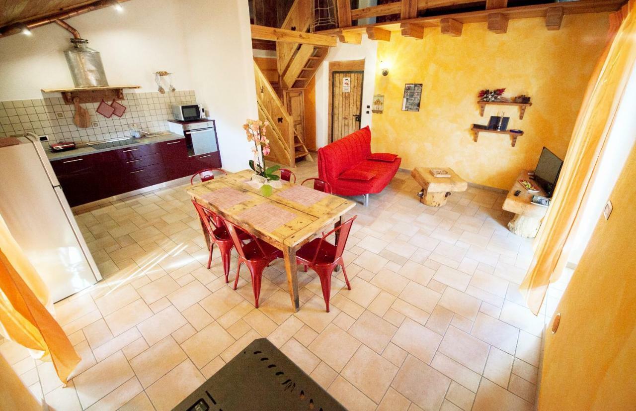 maison povil Quart Extérieur photo